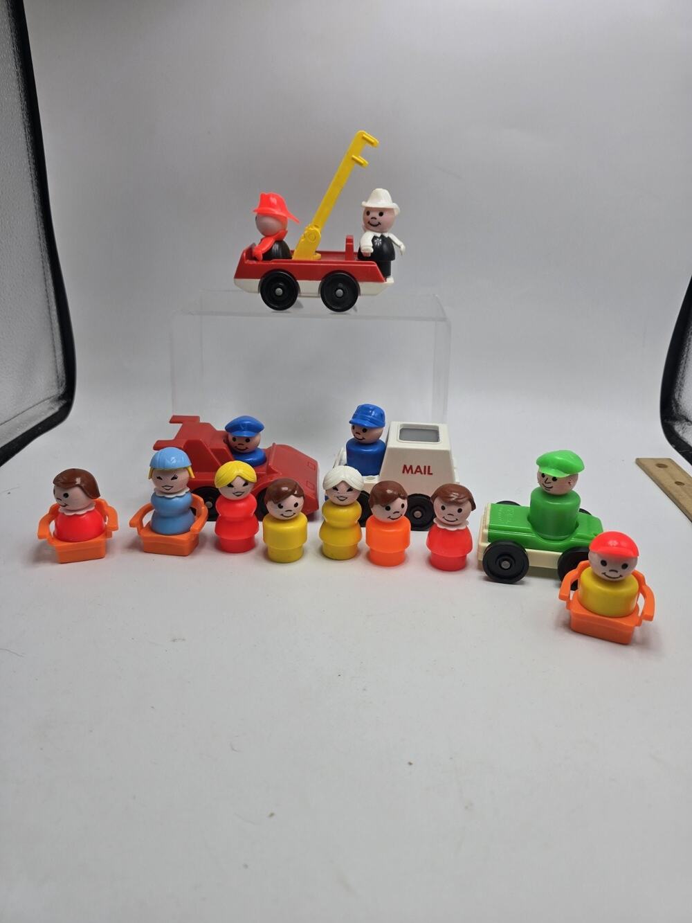 Vintage 1980'S Fisher Price Little People Mail Truck Fire Engine People
